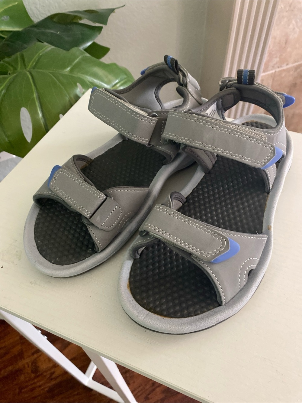 Khombu Women's River Sandals i size 6 - Picture 4 of 9
